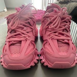 Pink Balenciaga track !